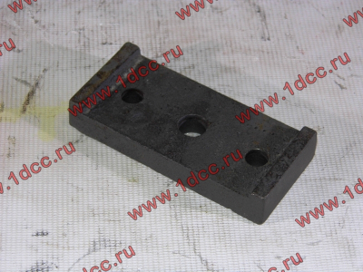 Пластина скобы крепления переднего стабилизатора H HOWO (ХОВО) WG880680027 фото 1 Таганрог