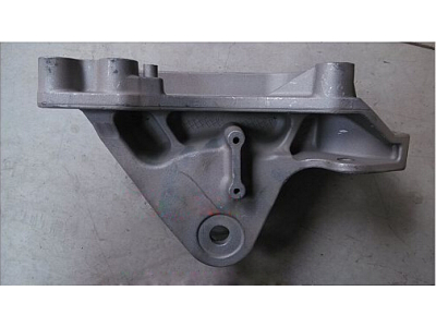 Кронштейн передней подвески кабины левый Н А7 HOWO A7 AZ1664430043 фото 1 Таганрог